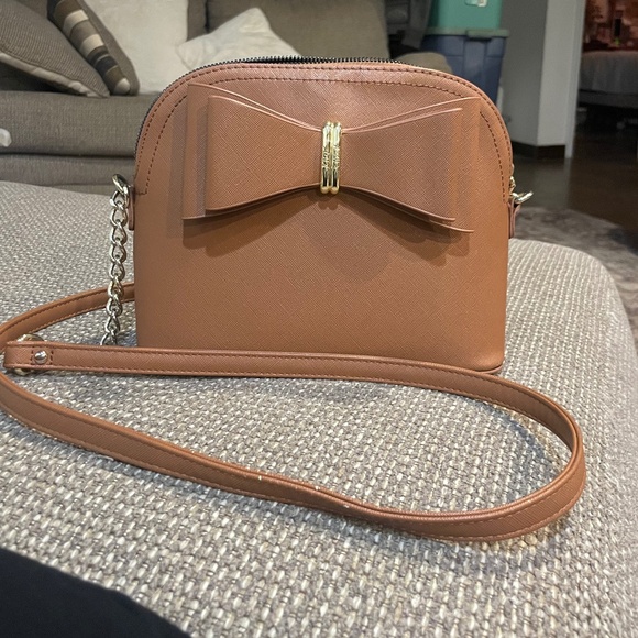 SOLD!! Betsy Johnson Brown Tan Bow Floral Interior Crossbody - Picture 1 of 8